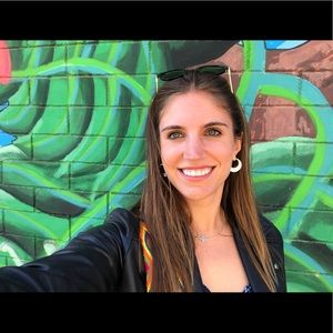 Meet your Posher, Ana